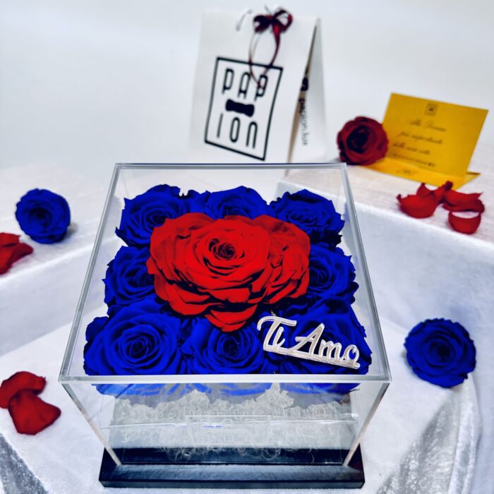 luxury love flowerbox in plexiglass con rose blu e cuore rosso stabilizzate