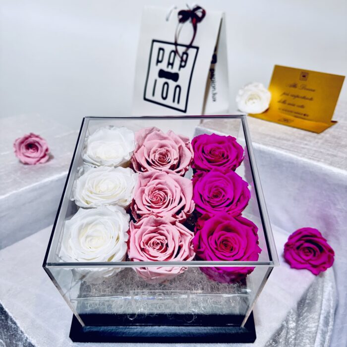 luxury flowerbox in plexiglass con sfumatura rosa di nove rose stabilizzate